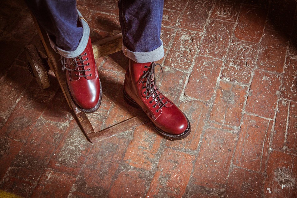 Men Solovair Hi-Shine 11 Eye Derby Boots Red | S11-981-OX-G-030