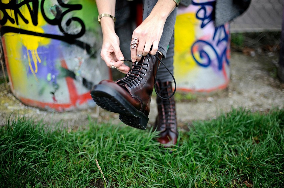 Men Solovair Rub-Off 11 Eye Derby Boots Burgundy | S11-981-BUR-G-030