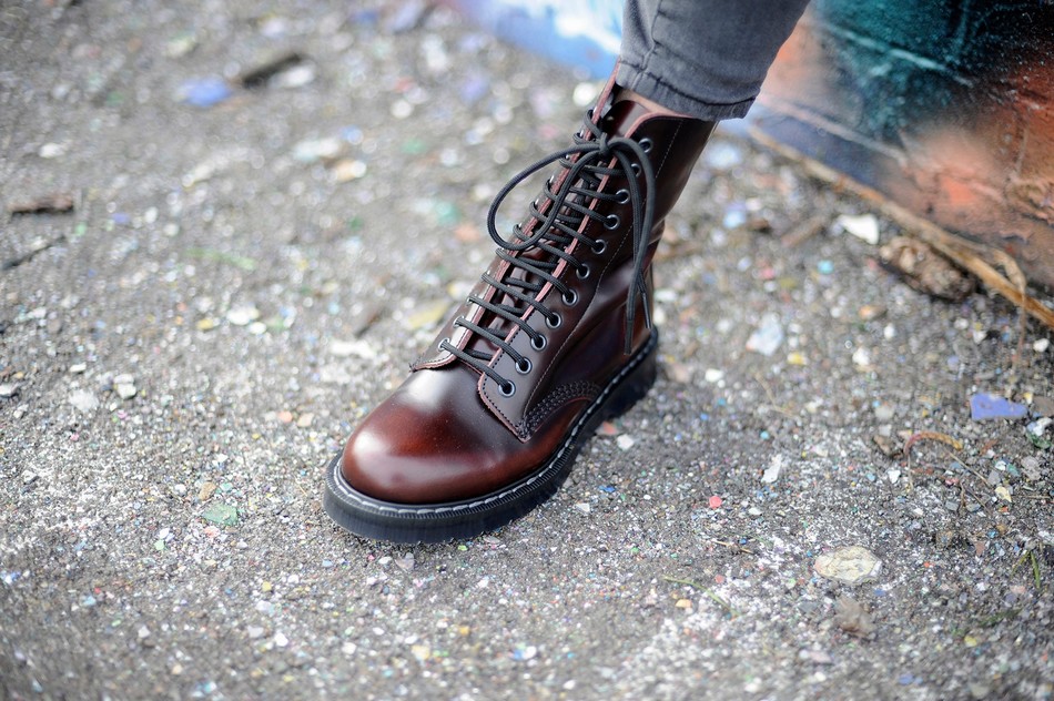 Men Solovair Rub-Off 11 Eye Derby Boots Burgundy | S11-981-BUR-G-030