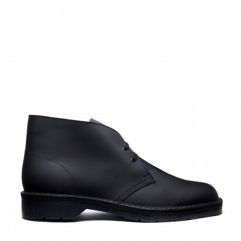 Men Solovair Waxy Chukka Boots Black | 103-357-060