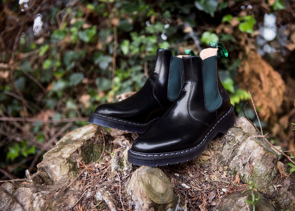 Women Solovair Greasy Dealer Boots Black | S0-900-BK-GN-G-030
