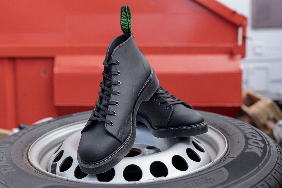 Women Solovair Greasy Monkey Boots Black | S7-116-BG-G-030