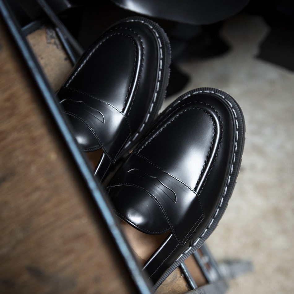 Women Solovair Hi-Shine Penny Loafers Black | S0-970-BK-G-030