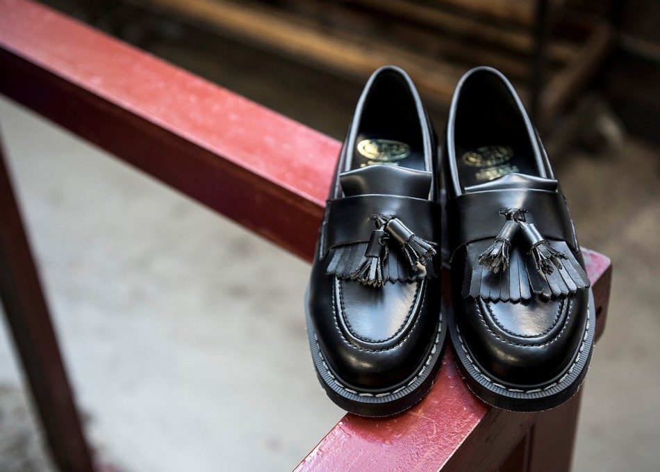 Women Solovair Vegan Hi-Shine Tassel Loafers Black | VS0-1022-BK-VEG-G-040